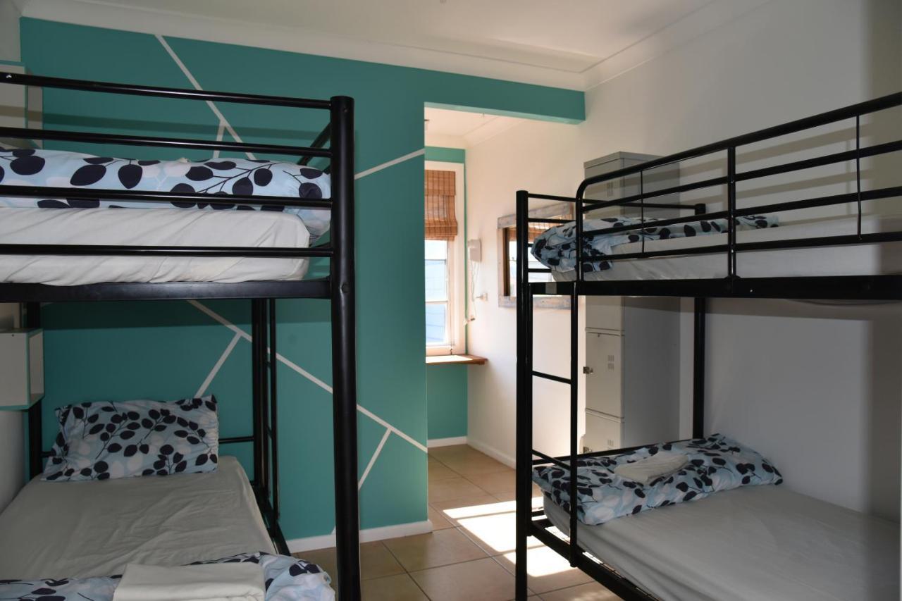 بيت شباب Ozzie Pozzie Backpackers ميناء ماكواري المظهر الخارجي الصورة