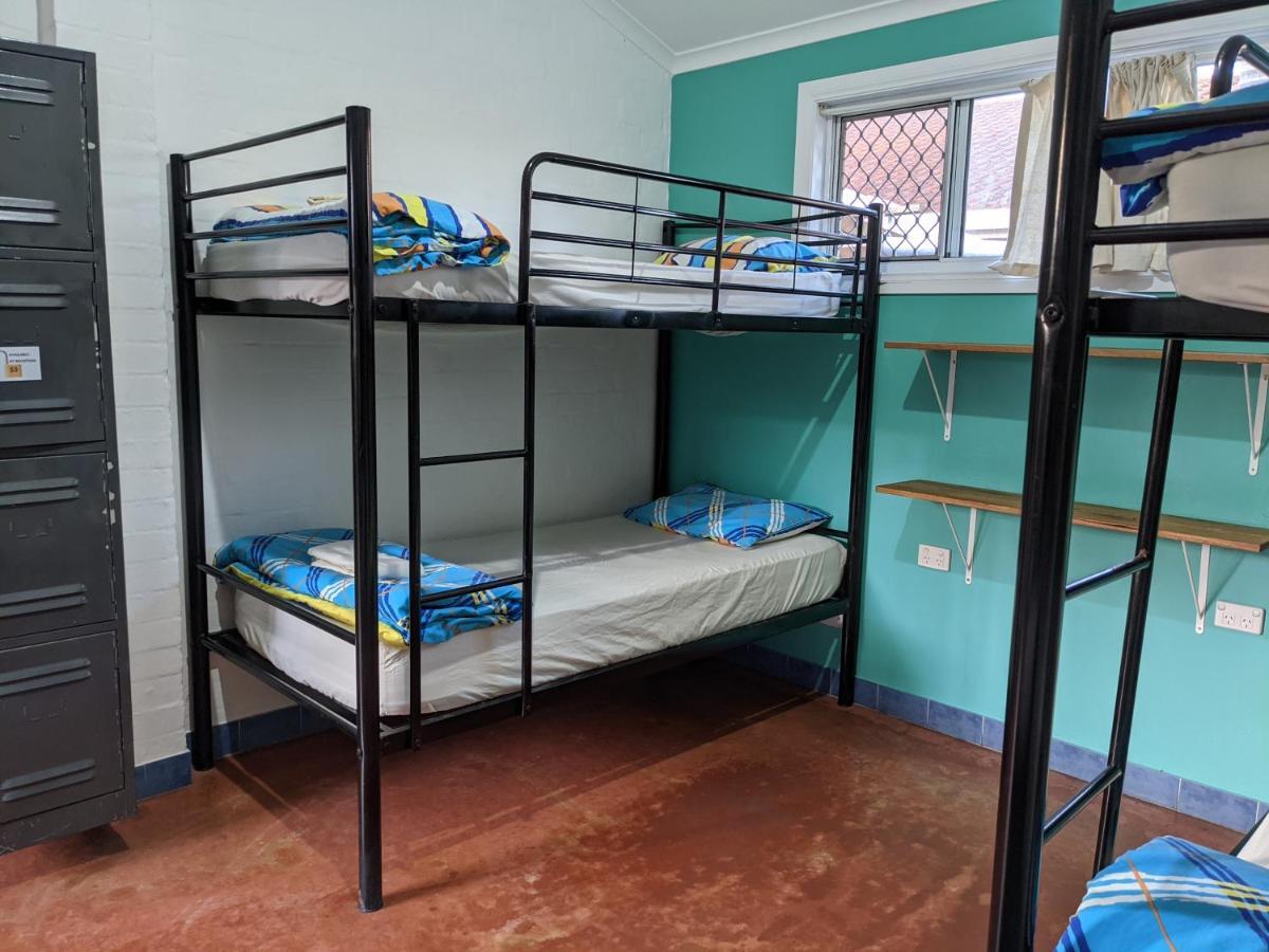 بيت شباب Ozzie Pozzie Backpackers ميناء ماكواري المظهر الخارجي الصورة