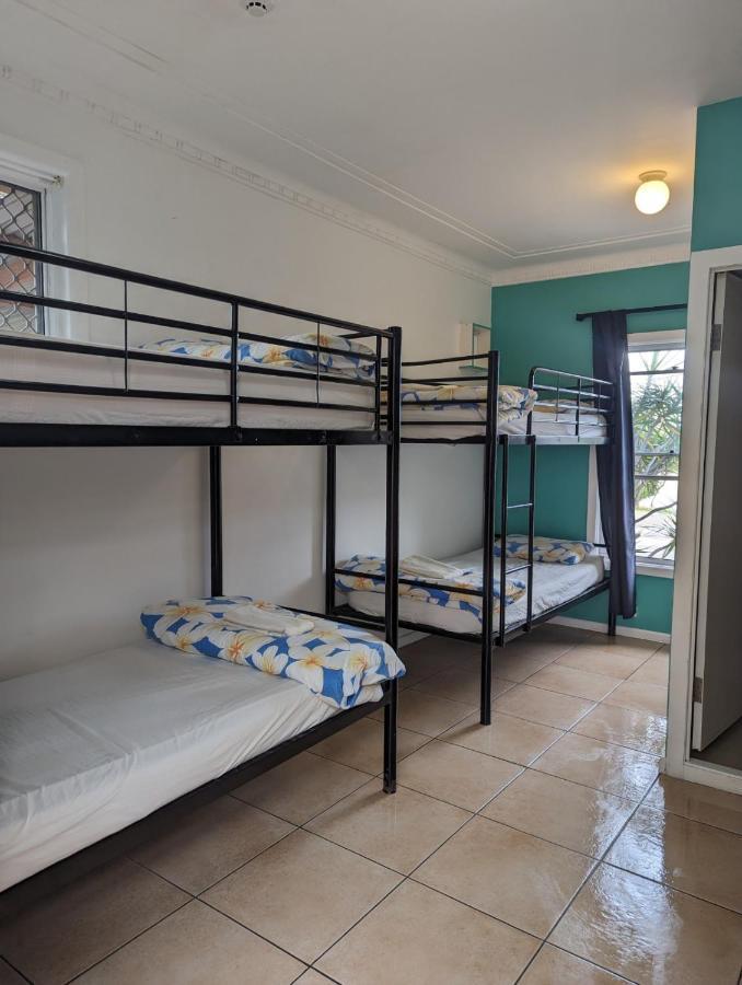 بيت شباب Ozzie Pozzie Backpackers ميناء ماكواري المظهر الخارجي الصورة