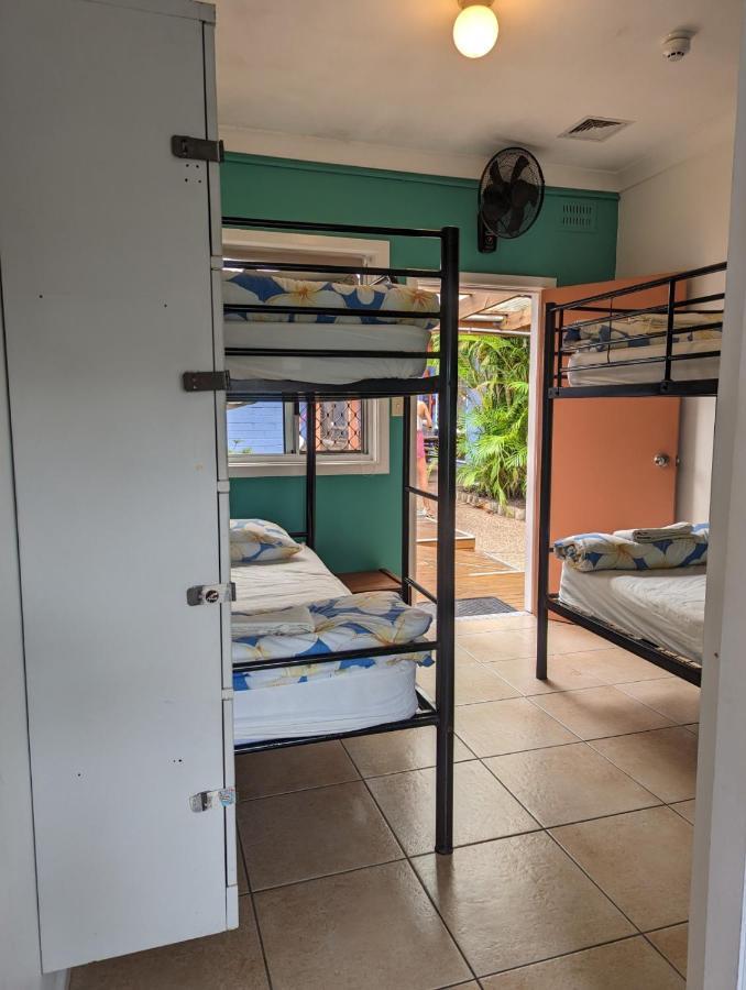 بيت شباب Ozzie Pozzie Backpackers ميناء ماكواري المظهر الخارجي الصورة