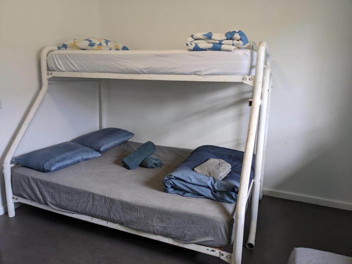 بيت شباب Ozzie Pozzie Backpackers ميناء ماكواري المظهر الخارجي الصورة
