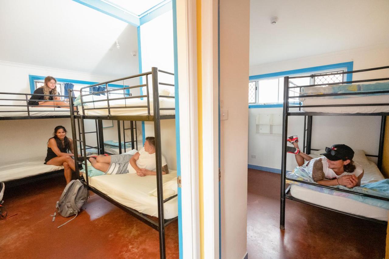 بيت شباب Ozzie Pozzie Backpackers ميناء ماكواري المظهر الخارجي الصورة